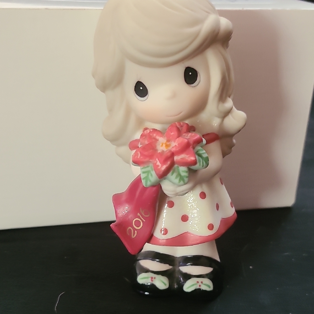 Precious Moments 2016 Wishing You A Beautiful Christmas Porcelain Figurine